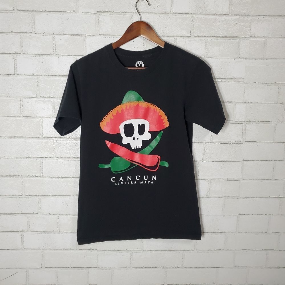 Tropical Relax Cancun graphic tee